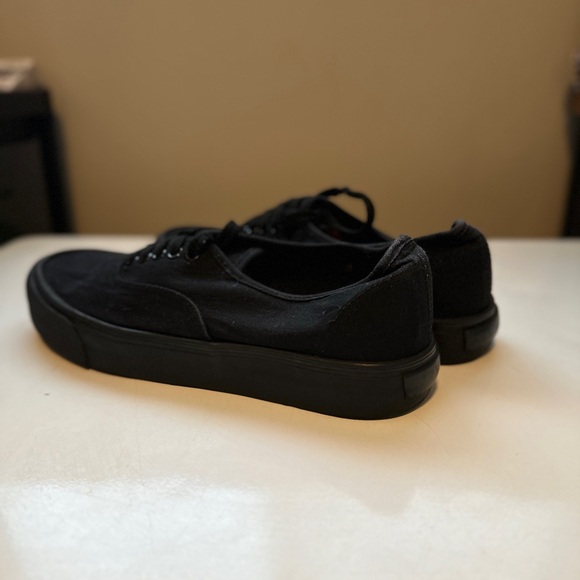 Airwalk Low Skate Shoe - Picture 3 of 5